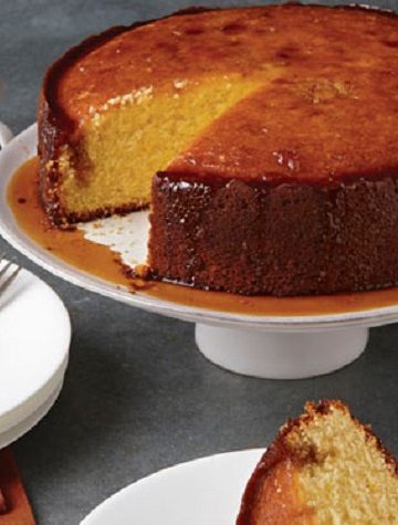 Bolo de Laranja com Açúcar Mascavo e Chantilly