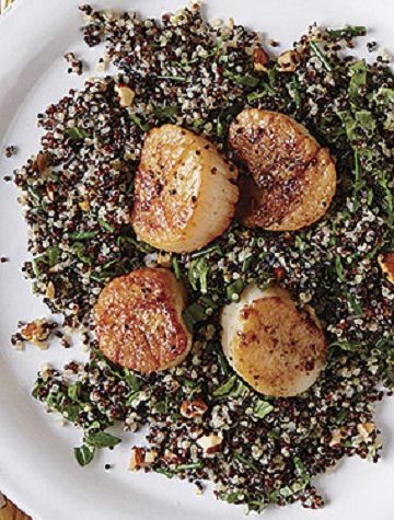 Vieiras Seladas com Quinoa Cítrica e Ervas